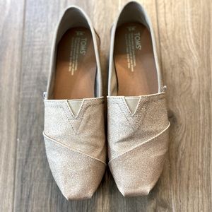 Metallic Rose Gold Tom’s Size 8